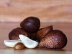 Salacca zalacca, Salak, graines de Salak