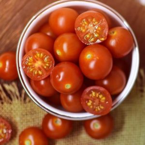 Tomate Saint-Pierre - Fruits entiers et tranchés