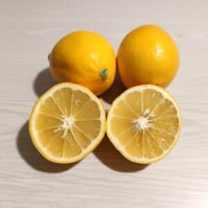 Citrus × meyeri, Citrons Meyer, Fruits frais de Citrus × meyeri, Fruits frais de Citron Meyer, Citrons meyer frais